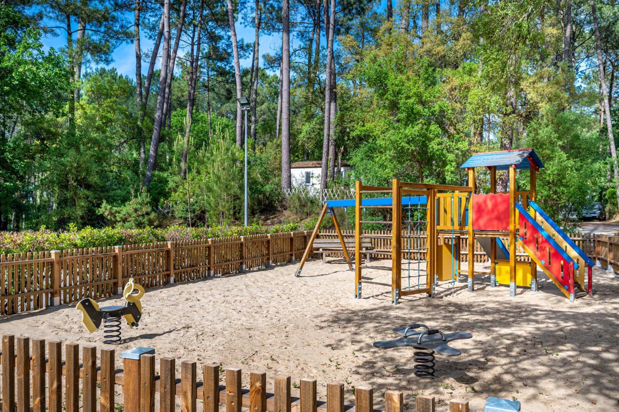 Camping-village Les Deux Etangs Camping 4*